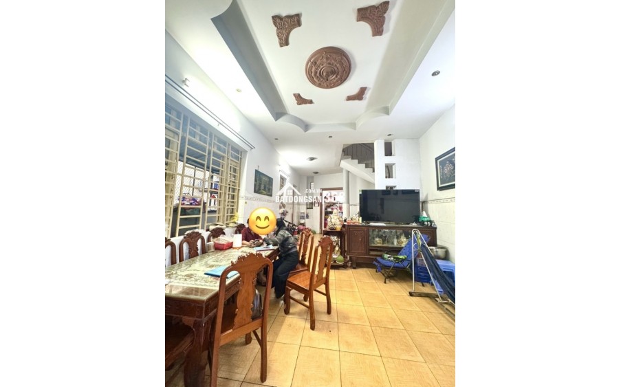 Bán nhà Phường Thủ Đức, đường Hồ Văn Tư, 110m2, 3 tầng, 4PN, sổ hồng, giá 5.7 tỷ. LH: 0933125879